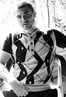 Alex Roe