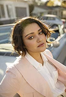 Ariela Barer