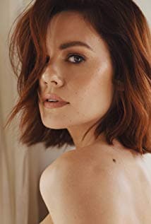 Chelsea Hobbs