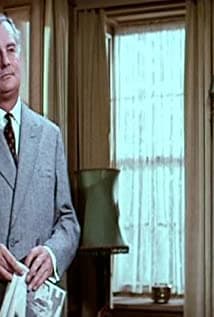 Derek Bond