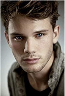 Jeremy Irvine