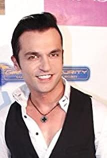 Manos Krystalis