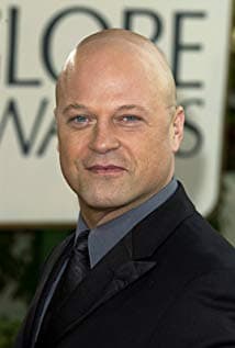 Michael Chiklis