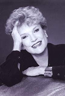Pippa Scott
