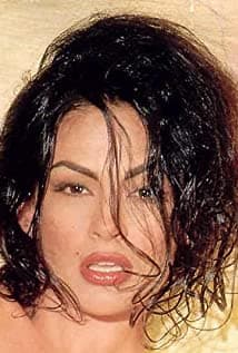 Rebecca Ferratti
