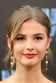 Stefanie Scott