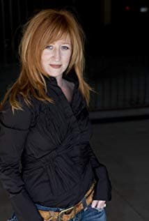 Vicki Lewis
