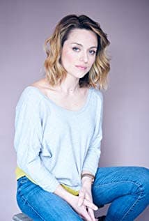 Zoë Tapper