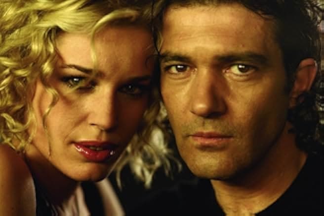 Femme Fatale 2002