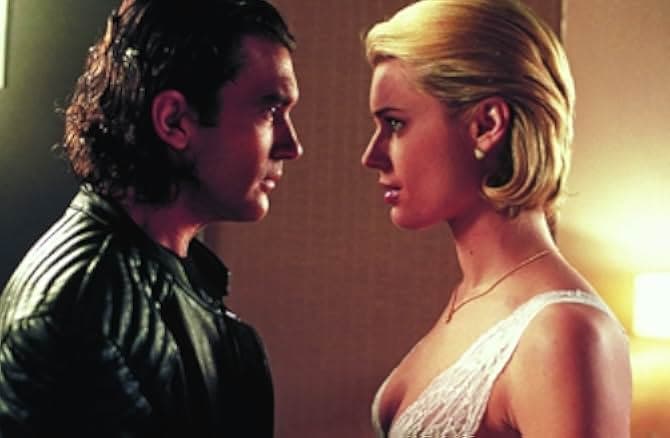 Femme Fatale 2002
