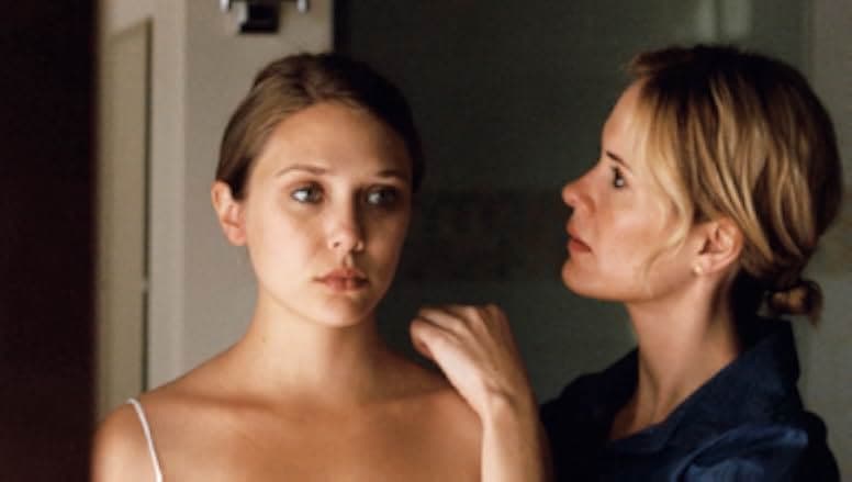 Martha Marcy May Marlene 2011