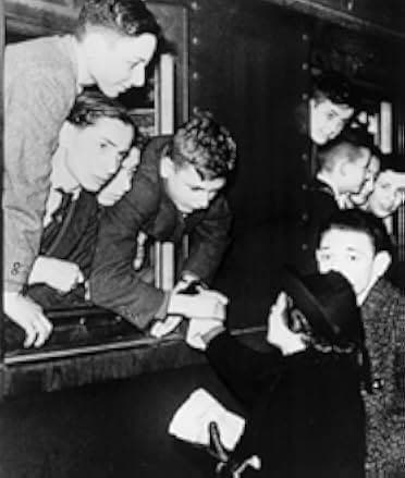 Into the Arms of Strangers: Stories of the Kindertransport 2000
