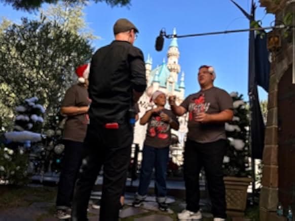 Decorating Disney: Holiday Magic 2017