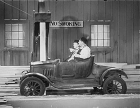 Busy Bodies 1933