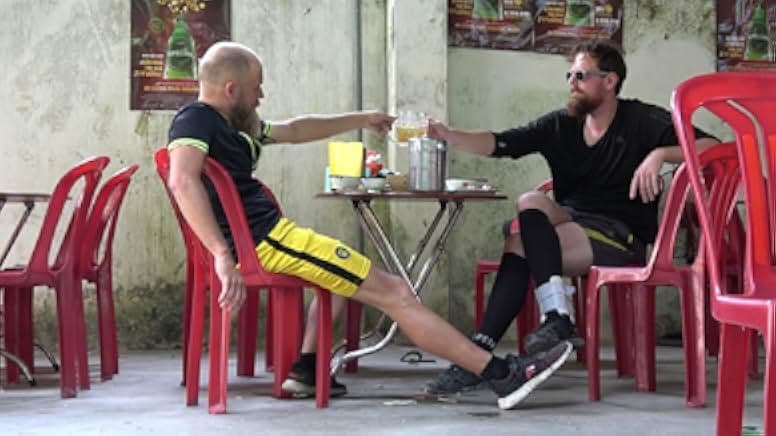 Verplant - Wie zwei Typen versuchen, mit dem Rad nach Vietnam zu fahren 2021