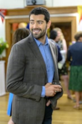 A Beautiful Place to Die: A Martha's Vineyard Mystery 2020