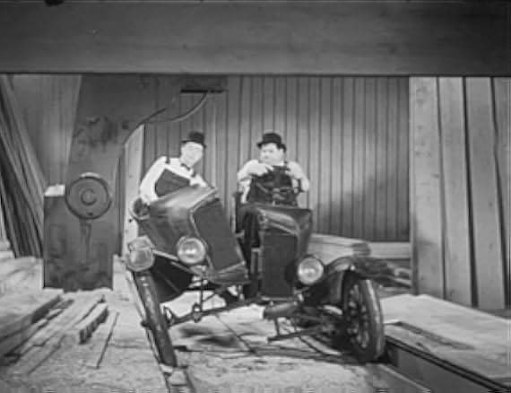 Busy Bodies 1933