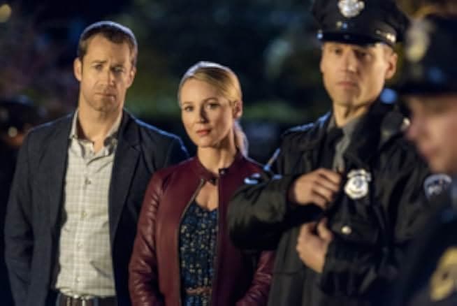 Deadly Deed: A Fixer Upper Mystery 2018