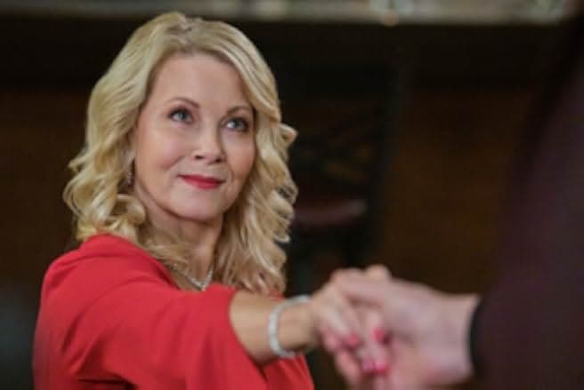 One Bad Apple: A Hannah Swensen Mystery 2024