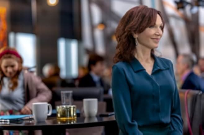 Aurora Teagarden Mysteries: How to Con A Con 2021