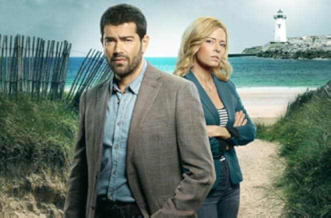 A Beautiful Place to Die: A Martha's Vineyard Mystery 2020