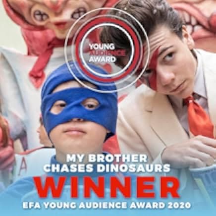Mio fratello rincorre i dinosauri 2019