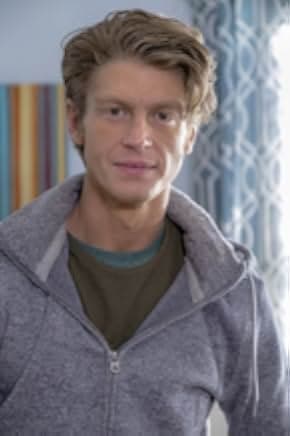 A Bundle of Trouble: An Aurora Teagarden Mystery