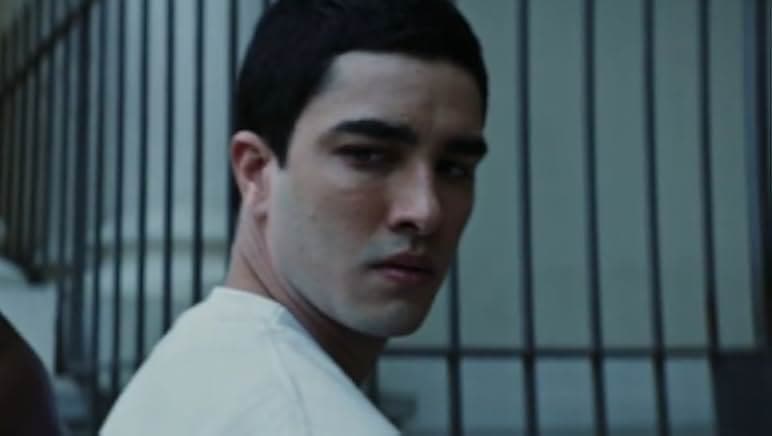 A Menina que Matou os Pais 2021