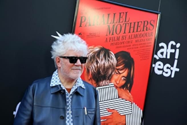 Parallel Mothers 2021