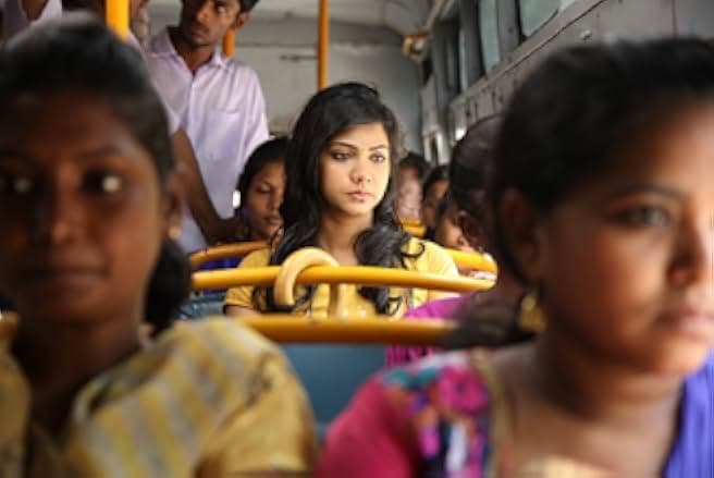 Kadhalum Kadanthu Pogum 2016