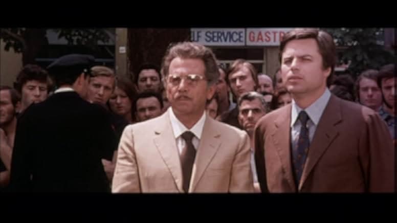 La polizia sta a guardare 1973