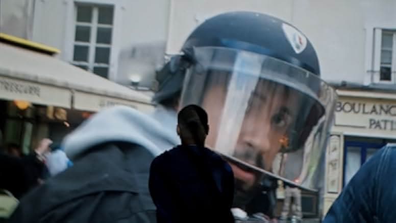 Un pays qui se tient sage 2020