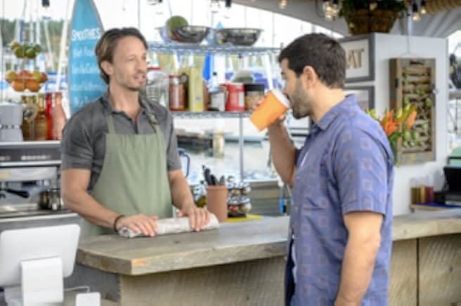 A Beautiful Place to Die: A Martha's Vineyard Mystery 2020