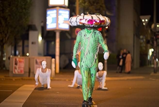 Mann im Spagat: Pace, Cowboy, Pace 2016