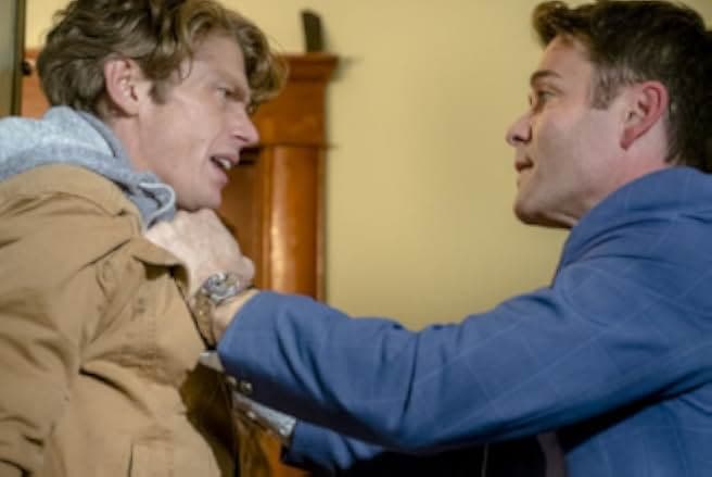 A Bundle of Trouble: An Aurora Teagarden Mystery