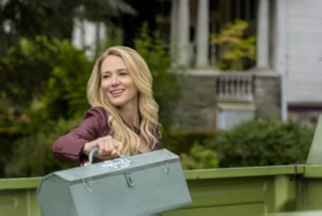 Deadly Deed: A Fixer Upper Mystery 2018